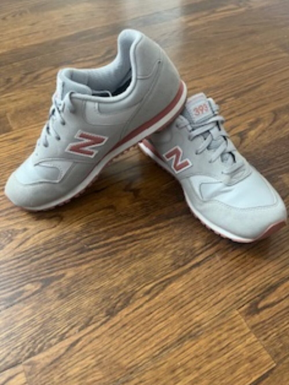 New Balance 393 Sneakers